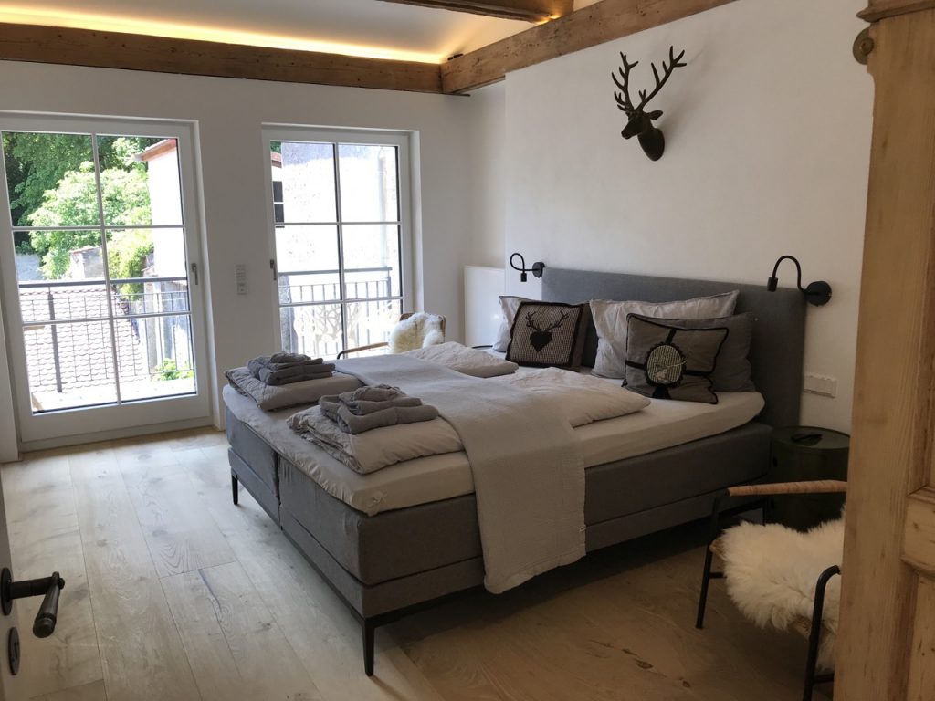 2ND FLOOR, COMFY SLEEP & SWEET DREAMS vacation home Fussen old town